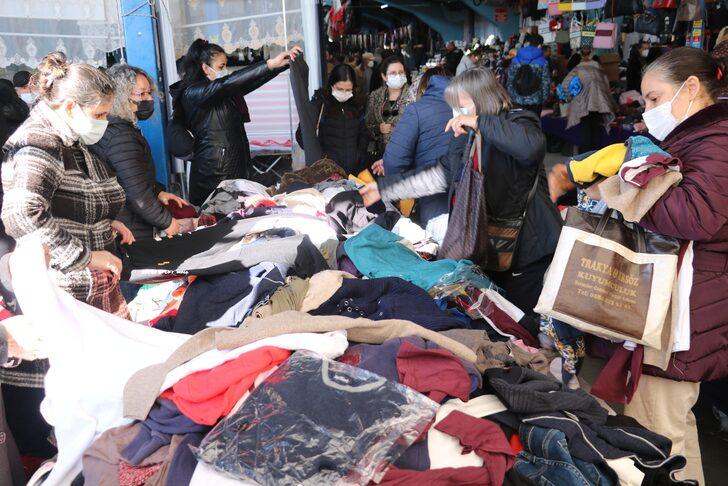 Edirne Ulus Pazarı'nda adım atacak yer kalmadı! Bulgar turist: Mazotu da doldurup gidiyoruz G5