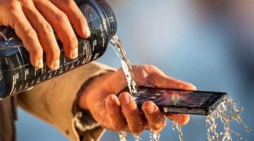 Uzun süredir beklenen telefonun Türkiye fiyatı belli oldu!