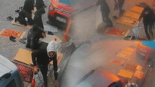 İstanbul'da patlama! Saniye saniye görüntülendi, bir anda kaçıştılar