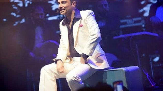 Uğur Aslan'a Sema Ergenekon'dan 'İyi ki doğdun' öpücüğü 