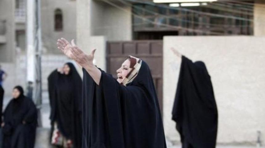 Ev ev dolaşıp gen&ccedil; kızları topluyorlar