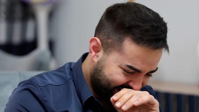 Kadir Ezildi programda babasını anlatıp hüngür hüngür ağladı