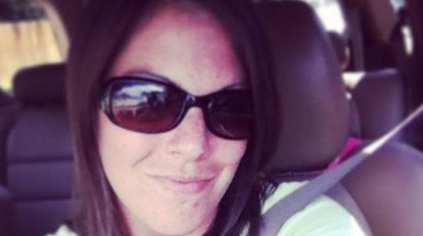 Kadın &ouml;ğretmen 13 yaşındaki &ouml;ğrencisine tecav&uuml;z etti