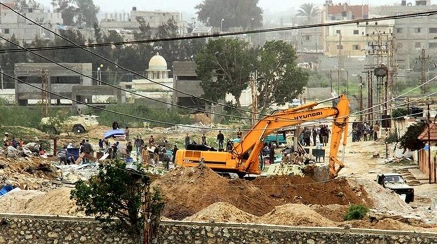 Gazze'ye giden tünelleri bir bir yıkıyorlar