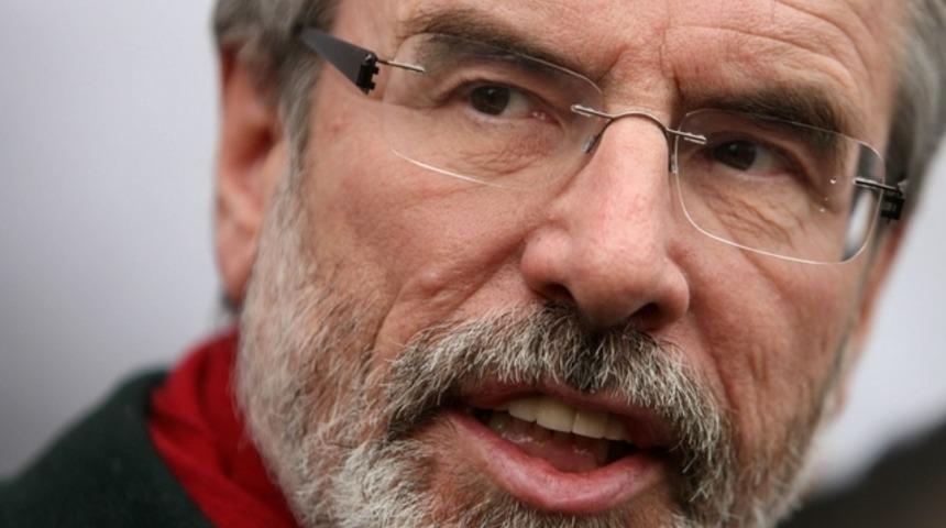 Sinn F&eacute;in partisinin lideri Garry Adams serbest bırakıldı