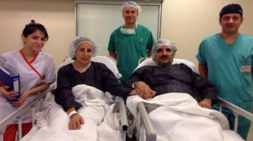 33 yıllık evli çift aynı anda ameliyat oldu
