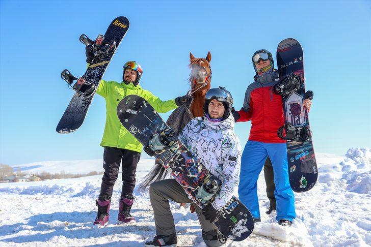 Van'da sporcular karda "atlı snowboard" yaptı G4