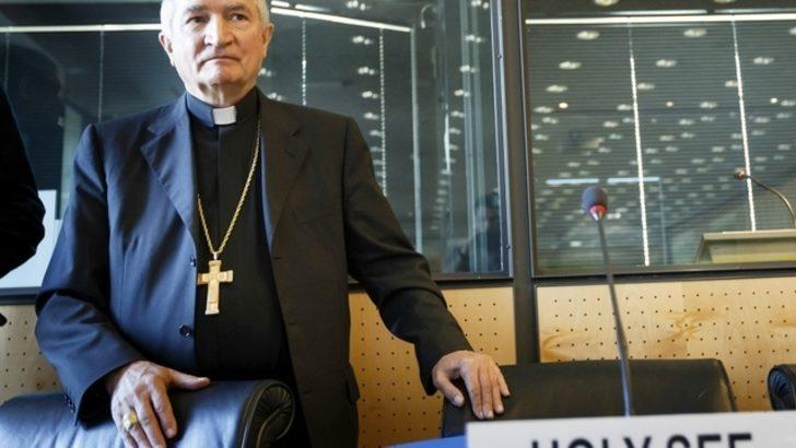 Vatikan: 848 pedofil papaz meslekten men edildi