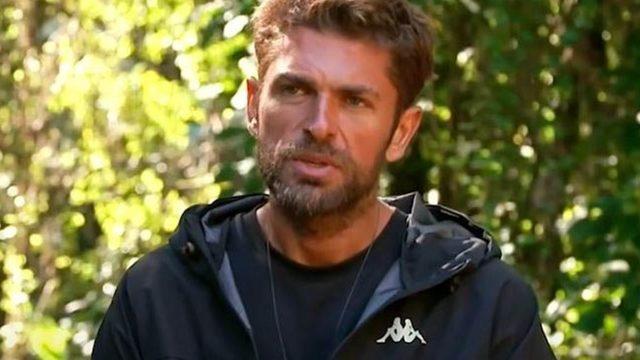 Survivor Mert Öcal'ın sevgilisi olduğu iddia edilen Makbule Şakalakoğlu'ndan göğüs dekolteli poz! Resmen düşman çatlattı