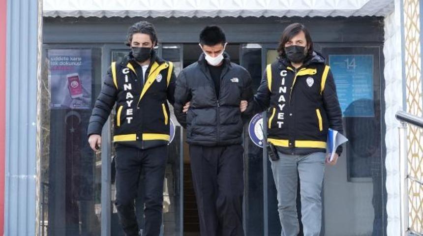 Annesini öldürdü, kardeşini yaraladı! Mahkemede şok sözler: "İçimdeki şeytan 'öldür' dedi..."