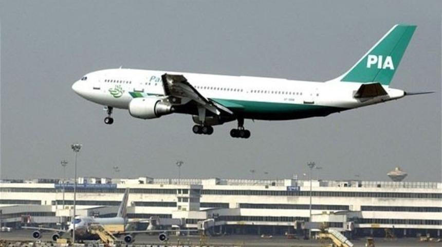 Yolcu u&ccedil;ağına havada ateş: 1 &ouml;l&uuml;