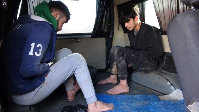 Polis aracına çarpan minibüsteki kaçak göçmenlerden Bulgaristan'da darp iddiası - Güvenlik - Edirne - 