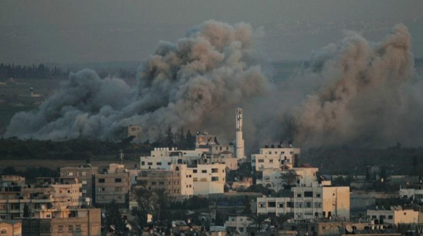 İsrail Gazze'yi yine vurdu