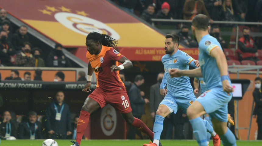 Gomis'ten al haberi! Yeni teknik direktör için ipucunu verdi