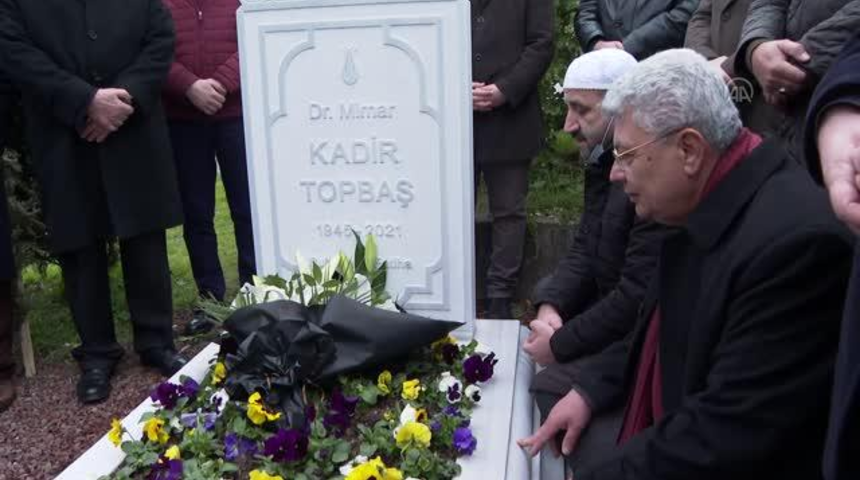 Eski İBB Başkanı Kadir Topbaş kabri başında dualarla anıldı