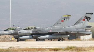 Türk F-16'ları Yunanistan'a gidiyor