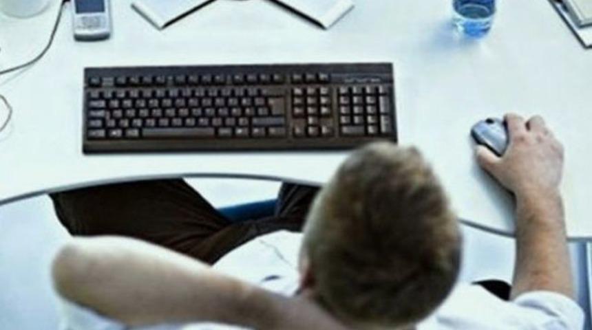 'Bilgisayar başında başka kadınlarla alaka kurmayın'