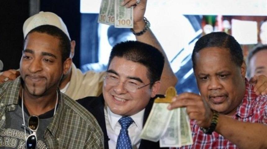 Yardım şovunda olay &ccedil;ıktı