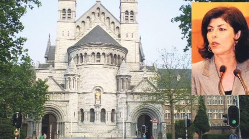 Bakan oğlu grup sekste yakalandı