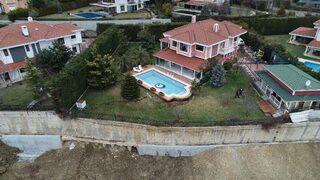 Korkutan görüntü: Dev yarıklar oluştu! Milyonluk villalarda çökme tehlikesi