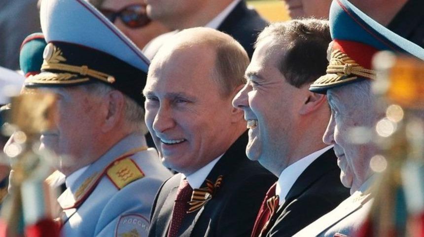 Kızıl Meydan'da başladı, Kırım'da bitirecek