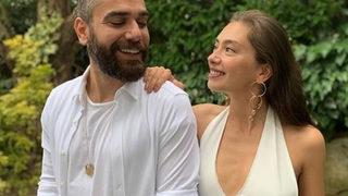 'Derviş' olduğu söylenen Kadir Doğulu ve Neslihan Atagül'den Sevgililer Günü paylaşımı! Kucağında poz verdi