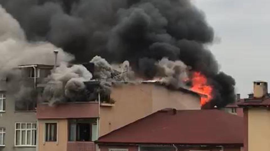 Son dakika: Çatı katında çıkan yangında mahsur kaldı! 11 yaşındaki çocuktan acı haber