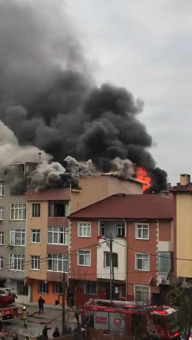 Sultanbeyli'de çatı yangınında 1 çocuk öldü (1) - Genel - İstanbul - 