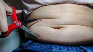 Göbek yağından bir haftada kurtulun! Yapmanız gereken çok basit