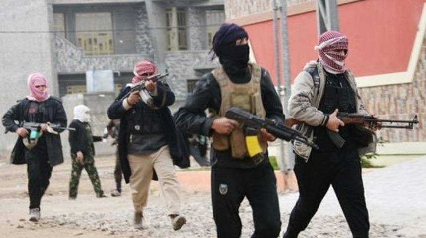 Suriye'de 4 T&uuml;rkmen komutan &ouml;ld&uuml;r&uuml;ld&uuml;