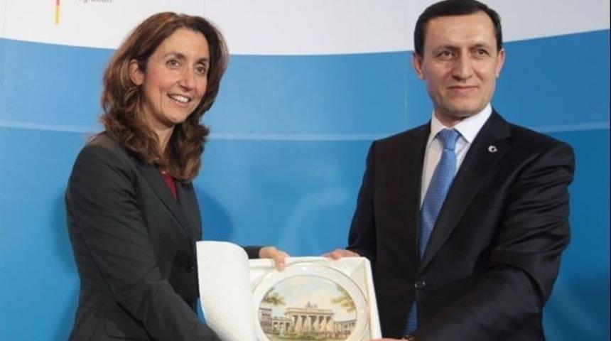 Almanya&rsquo;da tarihi buluşma 