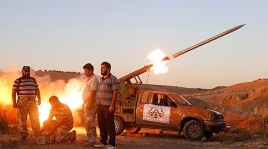 Muhalifler, Golan Tepeleri'ndeki sınır kapısını ele geçirdi