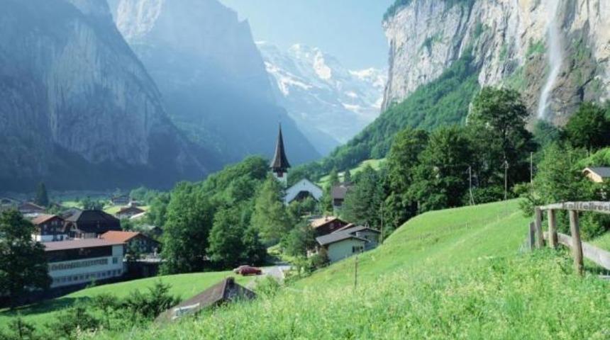 Bu &uuml;lkede herkes 5 bin dolar maaşa bağlanacak