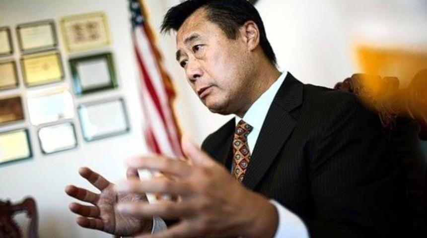 ABD'li senat&ouml;r yolsuzluk ve r&uuml;şvetten g&ouml;zaltında