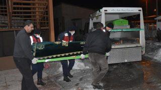 Sivas'taki vahşetin detayları ortaya çıktı! Babasını öldürdükten sonra dışarıya çıplak çıkarak donmayı beklemiş