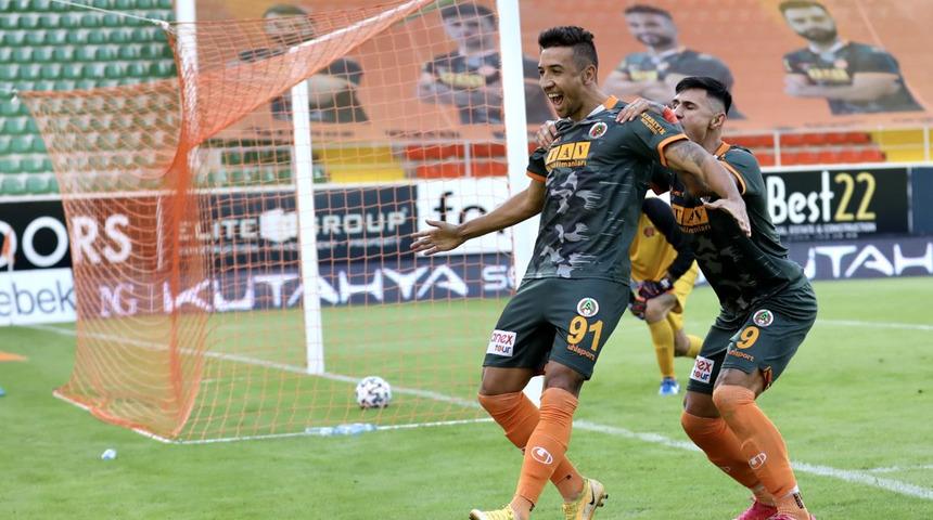 Alanyaspor'dan Çin'e transfer! Davidson Pereira resmen açıklandı