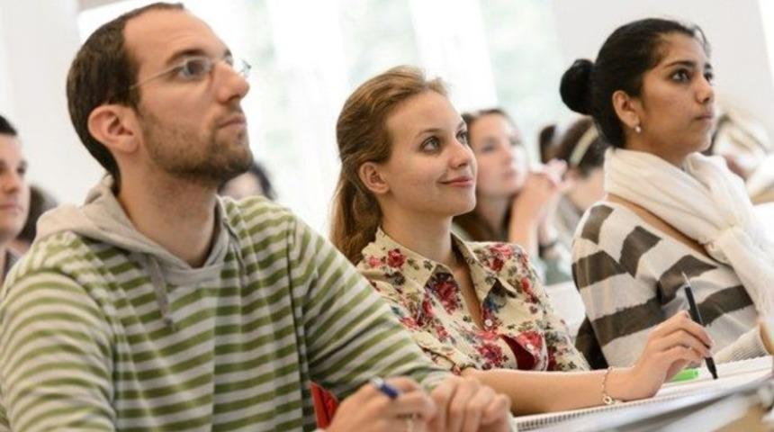 İki dil bilmek zekâ göstergesi değil