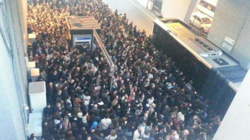 Zincirlikuyu'da mahşeri kalabalık!