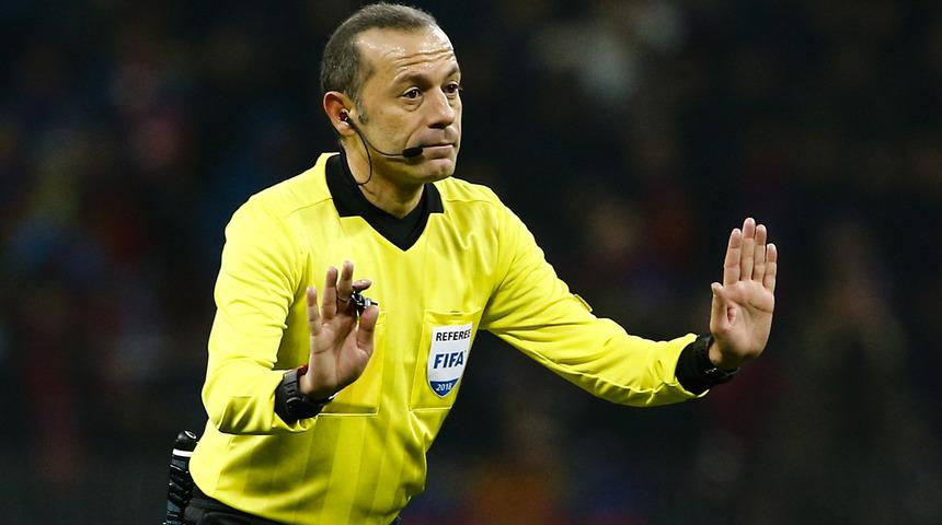 Cüneyt Çakır Avrupa Ligi hangi maçı yönetecek? Cüneyt Çakır kimdir? Nereli ve kaç yaşında?