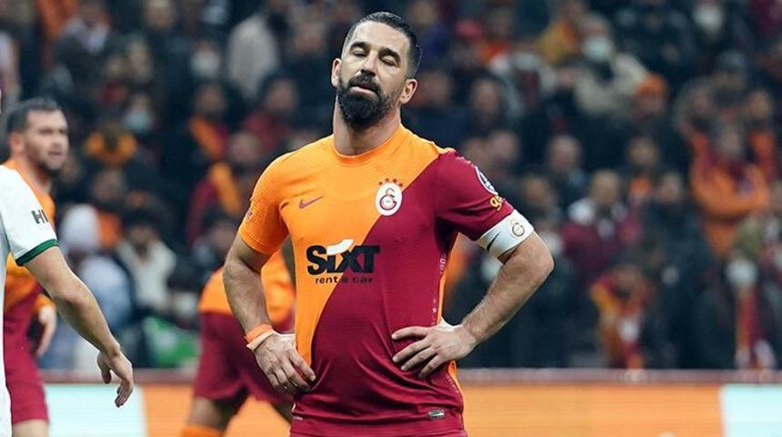 Arda Turan futbolu bırakıyor mu? Arda Turan sahalara veda mı ediyor?