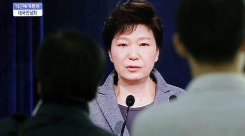 G&uuml;ney Kore lideri g&ouml;zyaşları i&ccedil;inde &ouml;z&uuml;r diledi