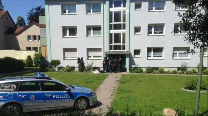 Komşularını öldürdü sonra da intihar etti