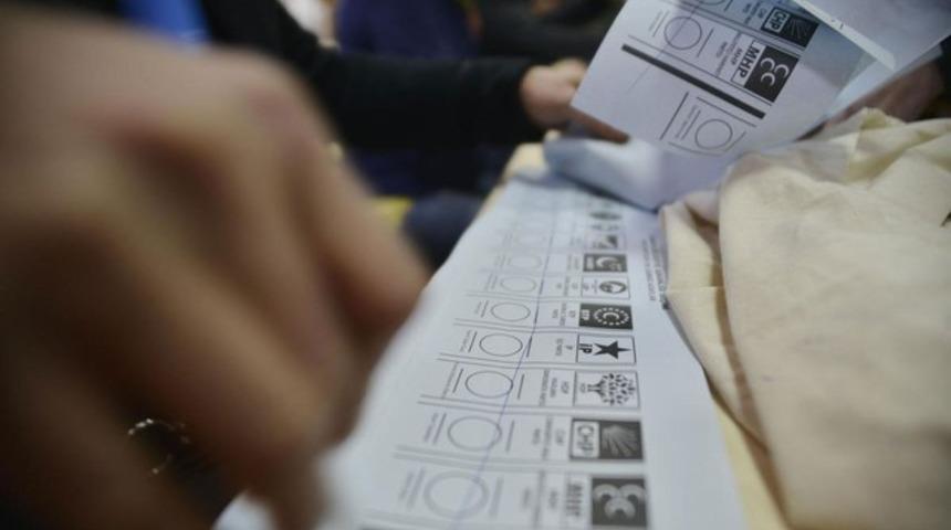 Times'dan ağır yazı: Demokrasiye benzeyen ancak kötü kokan ne?