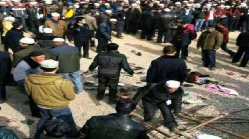 Çin'de camide izdiham: 14 ölü