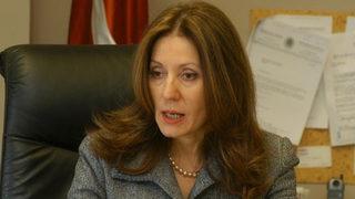 Bu kez de ünlü sosyolog Nilüfer Narlı dolandırıcıların kurbanı oldu