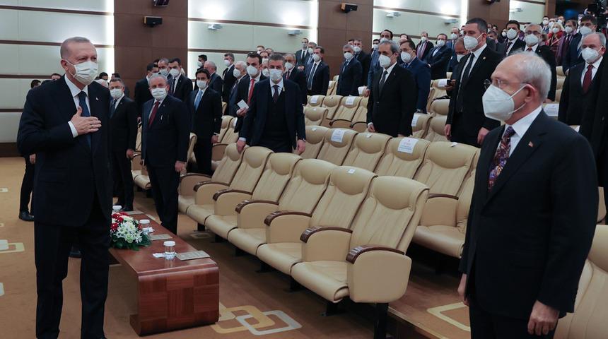 Törene damga vuran anlar! Cumhurbaşkanı Erdoğan ile Kılıçdaroğlu selamlaştı