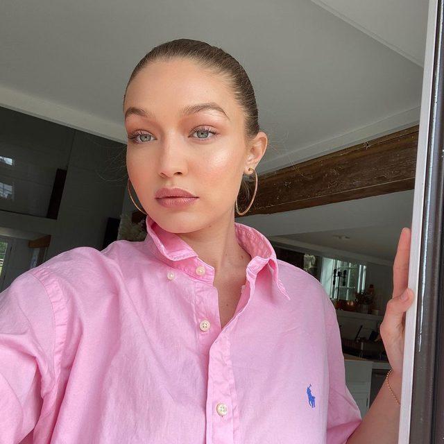 Gigi ve Bella Hadid kardeşler çırılçıplak poz verdi! Açıkta kalan yerlerini bakın nasıl kapadılar