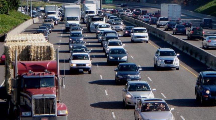 Hali&ccedil; K&ouml;pr&uuml;s&uuml;'ndeki &ccedil;alışma trafiği fel&ccedil; etti