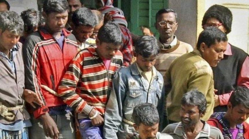 Gen&ccedil; kıza b&uuml;t&uuml;n k&ouml;y topluca tecav&uuml;z etti