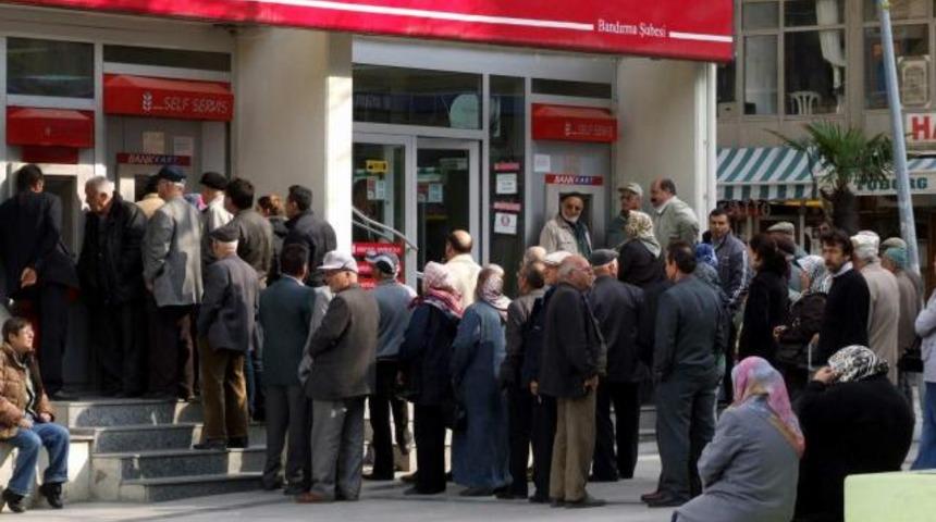 CHP'den emeklilerin y&uuml;z&uuml;n&uuml; g&uuml;ld&uuml;recek teklif